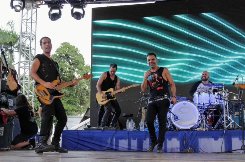 Caramelos y Romina Palmisano cerraron el Fan Fest