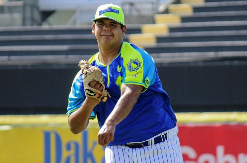 Dedgar Jiménez espera debutar en esta campaña