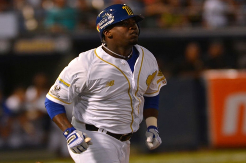 Adonis García ya llegó a Venezuela