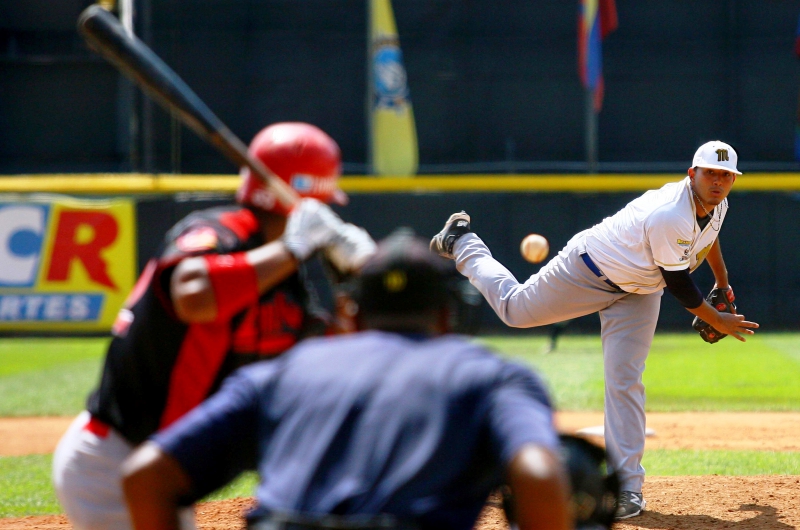 Magallanes picó adelante en la final de la Liga Paralela