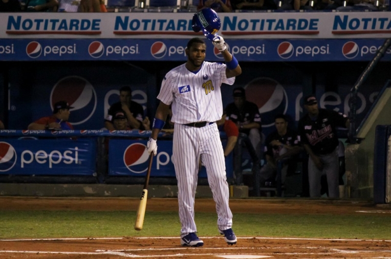 Endy Chávez hace historia en Series Finales