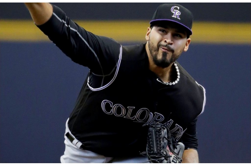 Gran debut de Senzatela en las mayores