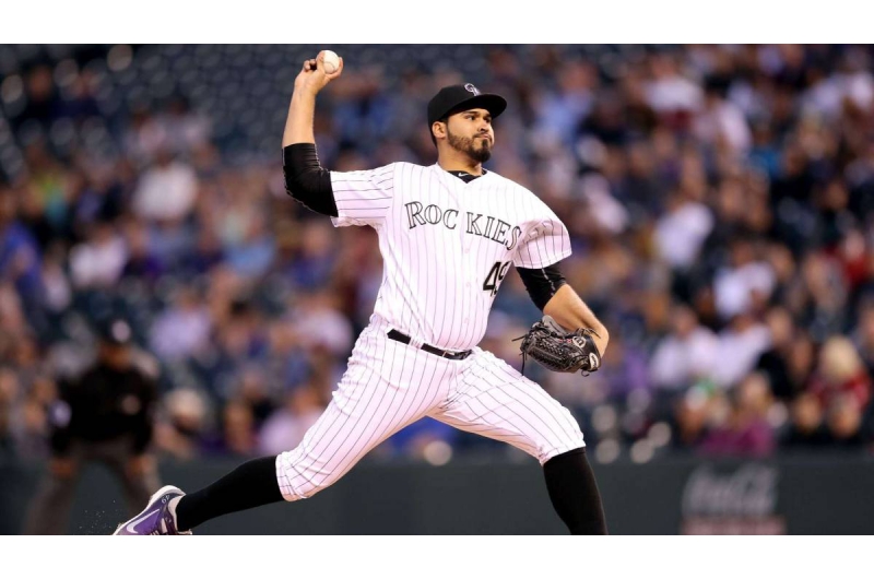 Senzatela sigue intratable con los Rockies