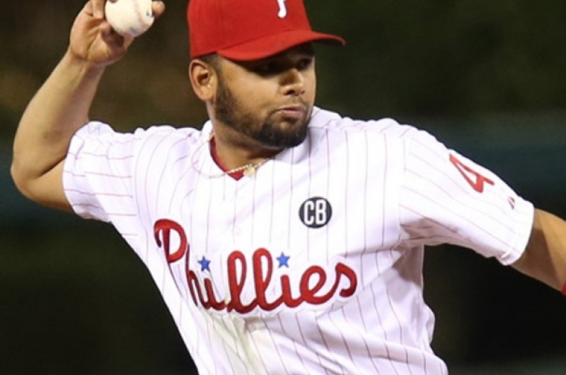 Andrés Eloy muestra su versatilidad con los Filis