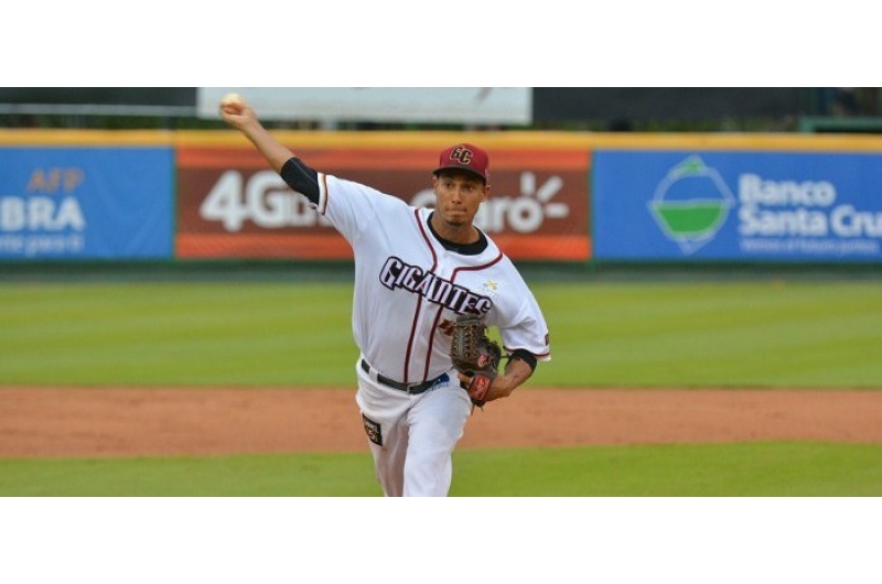 Adrián Salcedo se une al barco