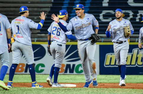 Valencia, Carabobo, Venezuela. 30th Oct, 2022. October 30, 2022. The  current champions, Navegantes del Magallanes, received